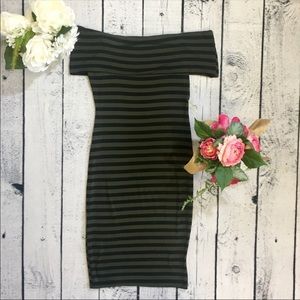 NWOT Off the shoulder bodycon dress ✨